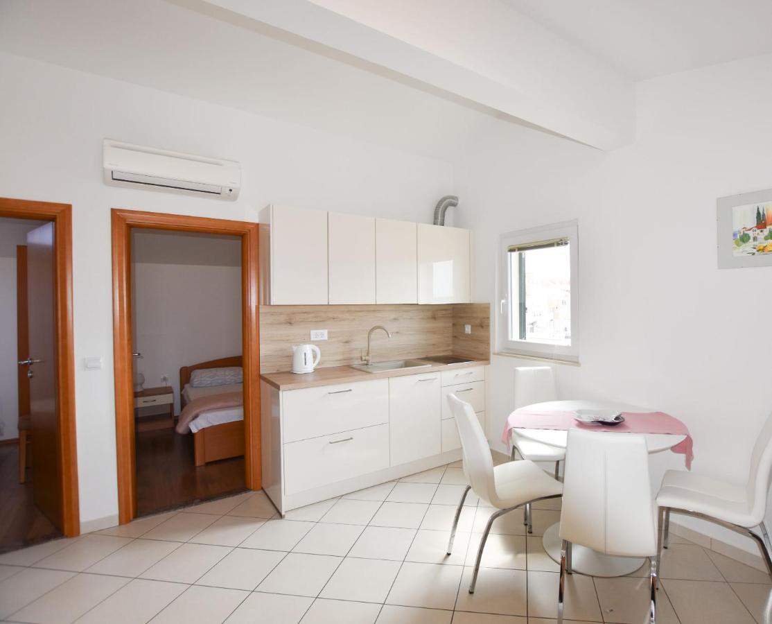 Danica Apartment *